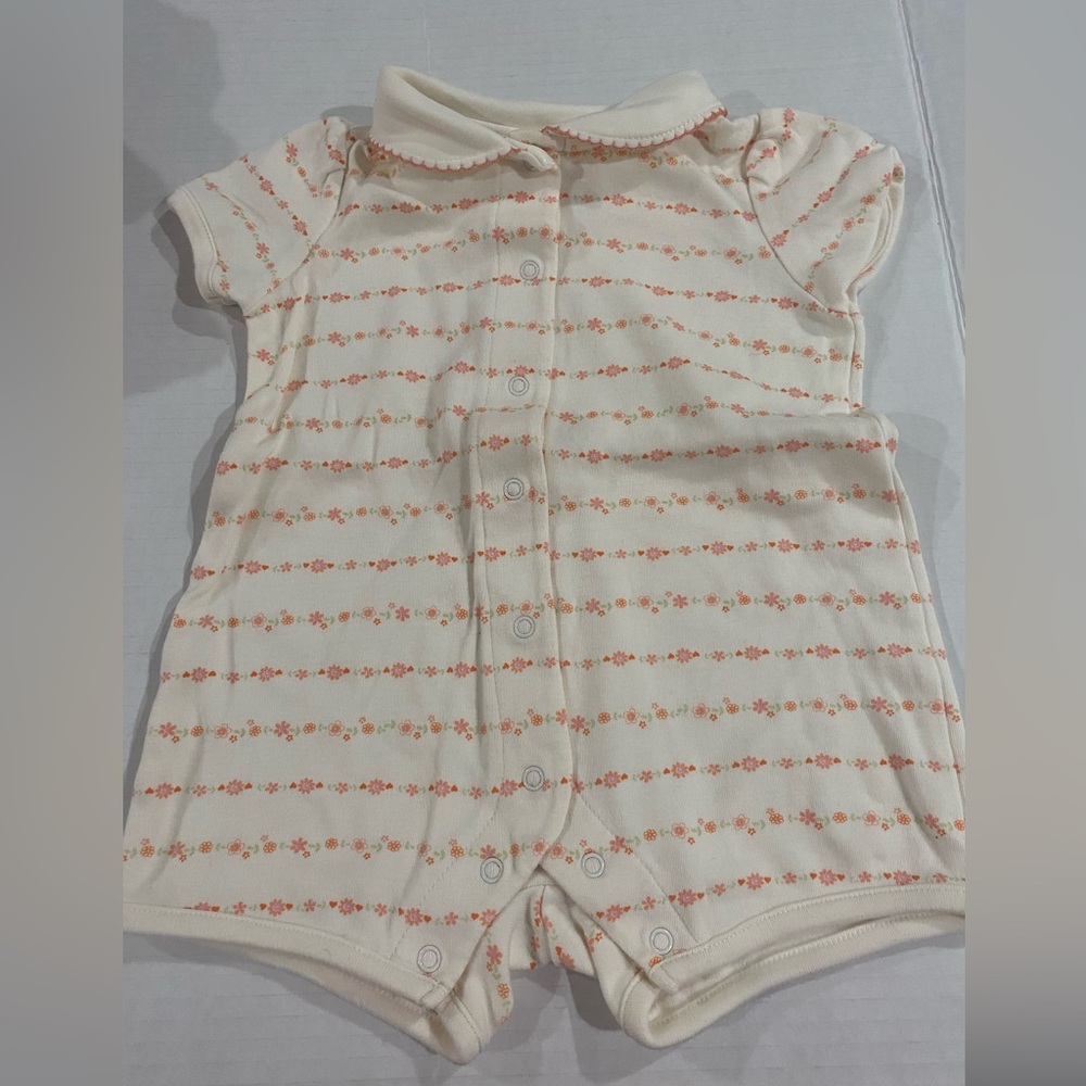 The kids source baby girl short romper with snaps size 3-6 months